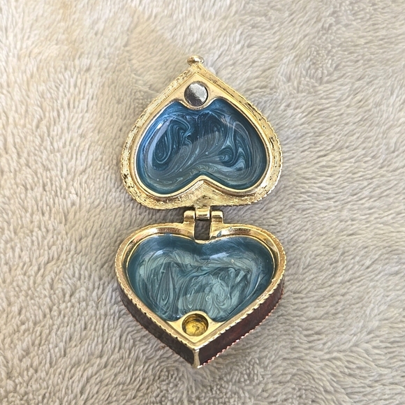 #558 Monet Heart-Shaped Gold Tone and Red Trinket Box - Picture 3 of 3